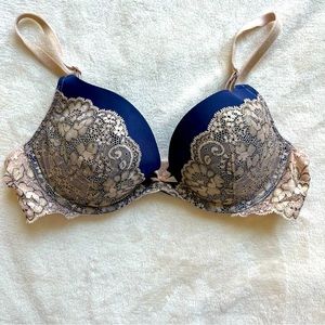 Victoria’s Secret Dream Angels Navy Lace Push Up Bra